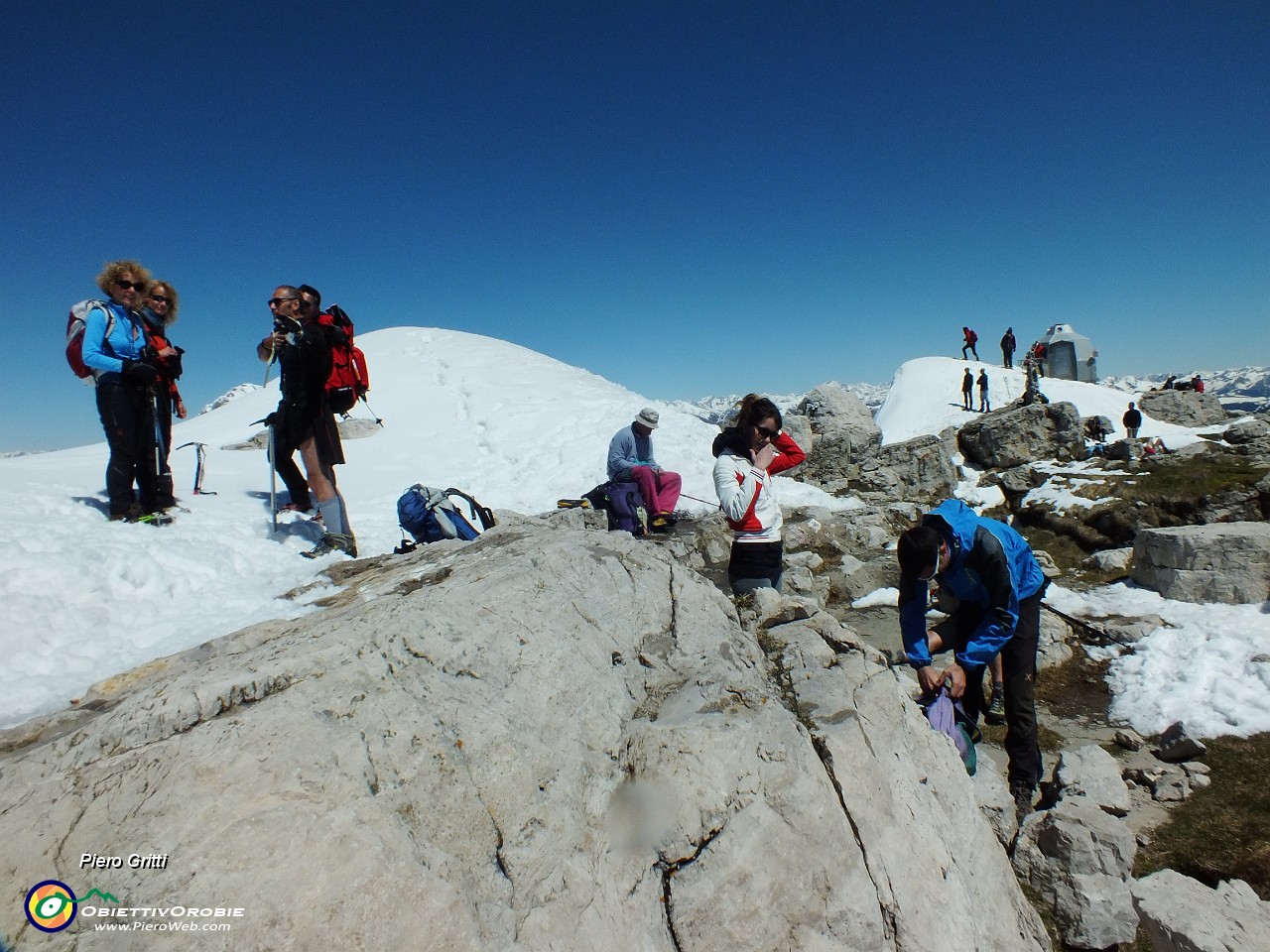 32 In vetta alla Grignetta (2177 m).JPG